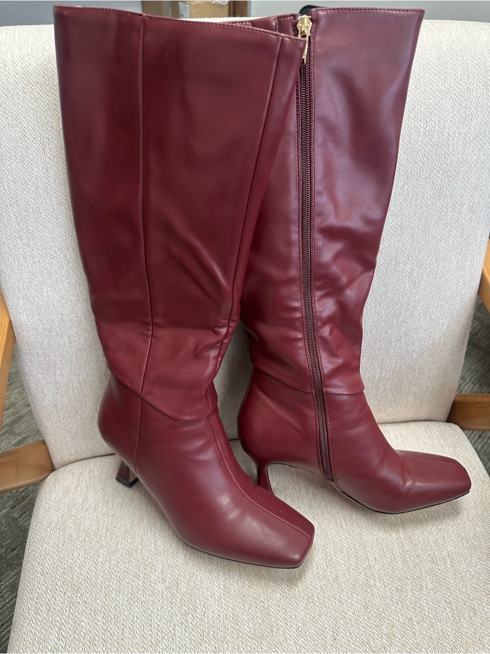 Women's Tall Square-Toe Knee Boots in Burgundy